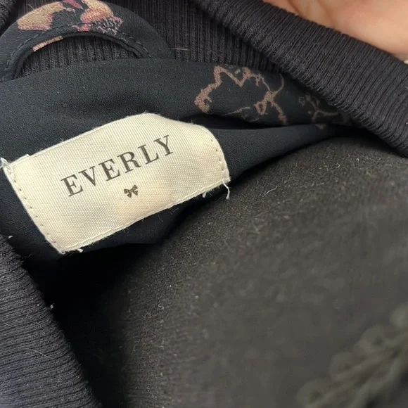 Floral Bomber - Picture 3 of 3